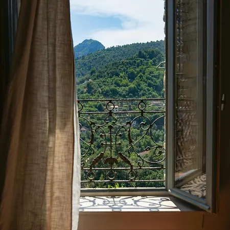 Restored Stone Overlooking Menton 度假居 *