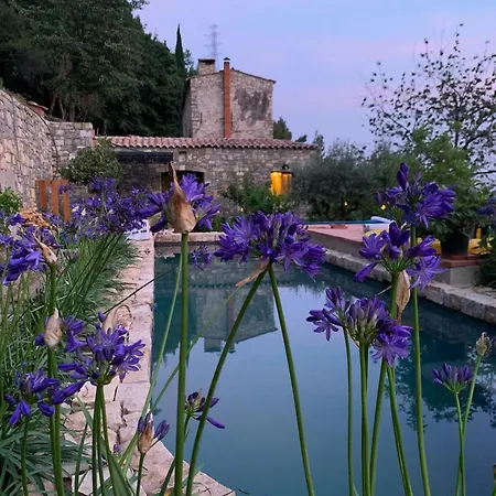Restored Stone Overlooking Menton 度假居 *